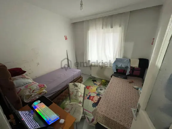 İncirli Caddesi Yakını Katta Masrafsız Ytapılı 3+1 1