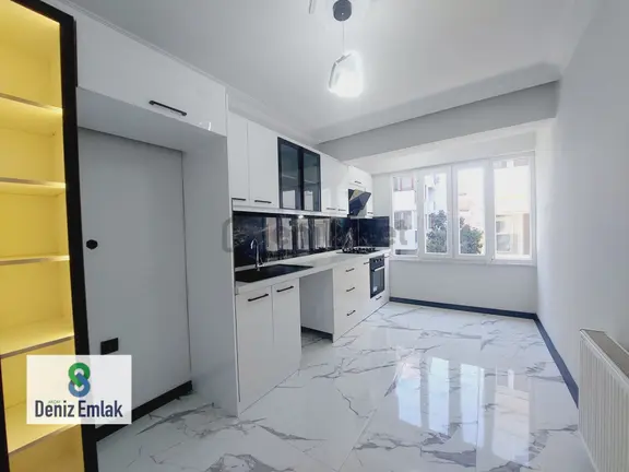 Denizden Akçay Sarıkızda Arakat Masrafsız Satılık 2+1 Daire. 1