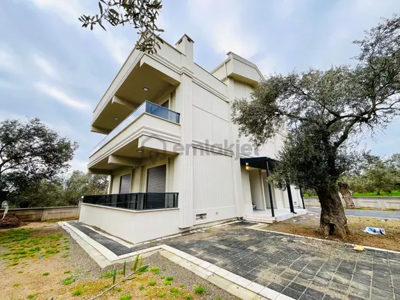 Yükselden Gürede Uygun Fiyat Ultra Lüx Tasarım 3+1 Satılık Villa 2