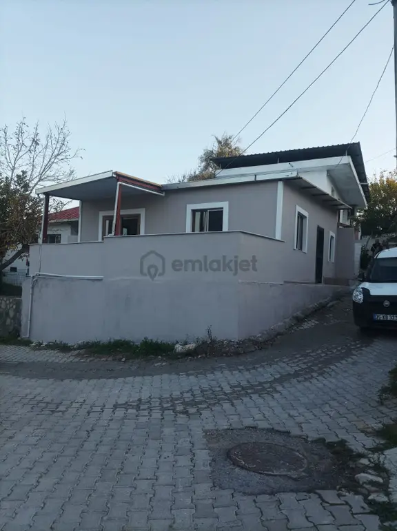 İzmir Torbalı Gold Emlaktan Satılık Bakımlı Köy Evi 1