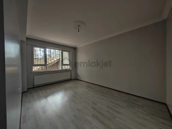 Hüseyingazi Göbek Dibi 3+1 Yapılı Asansörlü Satılık Daire !!! 1