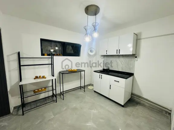 A Plus Gayrimenkulden Cadde Üstü Uygun Fiyat Satılık 2+1 Daire 2