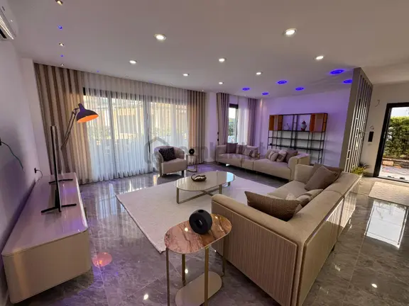Didim Altınkum’da Denize 600 Metre Full Eşyalı Mimariye Bayılcağınız 4+1 Villa 2