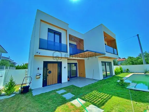 Uytun'dan Güre'de Sauna Yüzme Havuzlu Ultralüx 5+1 Satılık Villa 1