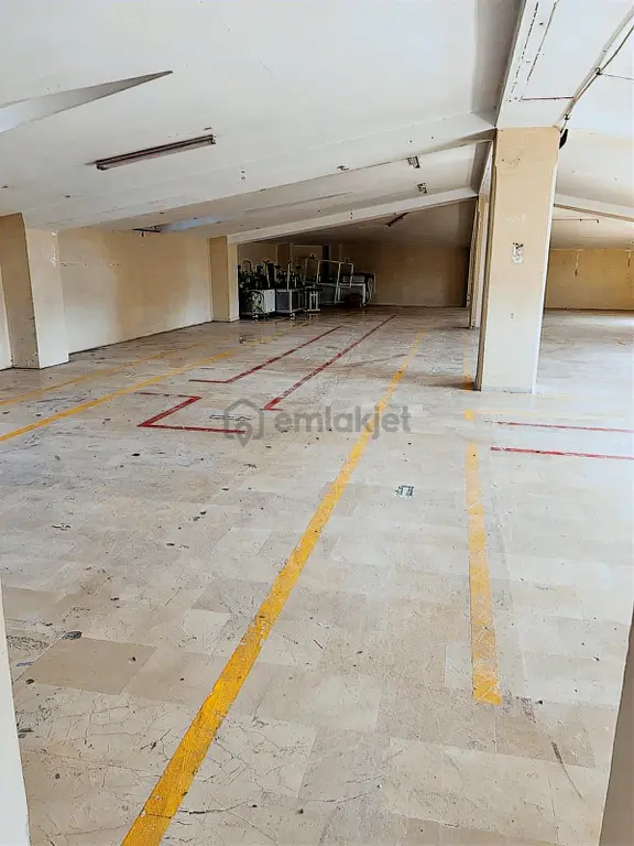 Bağcılarda Kiralık İşyeri Showroom,kesimhane, Ofis Ve Depo Uygun 2