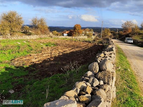 Dursunbey Göbül Köyünde Ana Yol Üstünde Arsa Artı Tarla Satılık 2