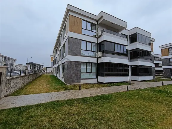 Acil Serdivanda Site İçi Lüks 3+1 Geniş Balkonlu Ebeveyn Banyolu 1