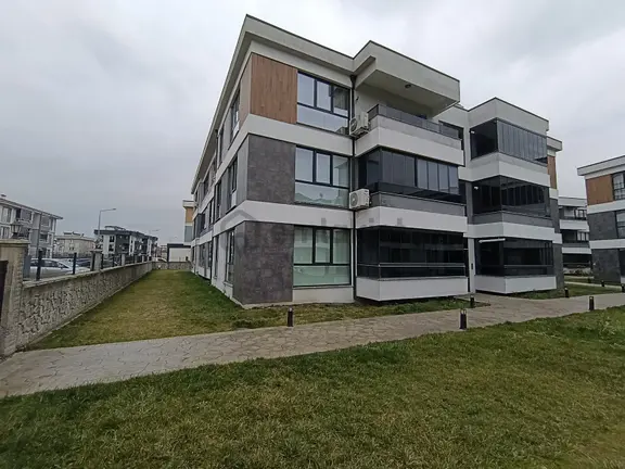 Acil Serdivanda Site İçi Lüks 3+1 Geniş Balkonlu Ebeveyn Banyolu 2