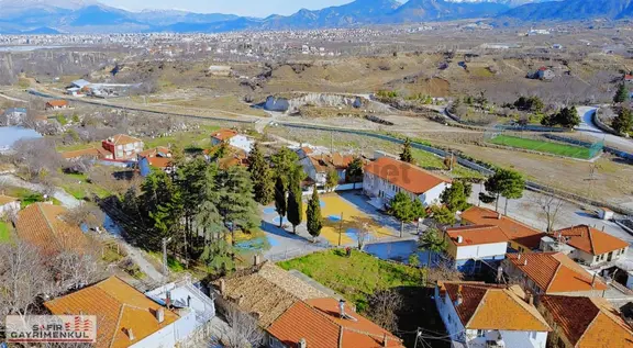 Yakaören'de Doğalgaz Elektırk Su Olan Köy İmarlı Ev Ve Arsa 1