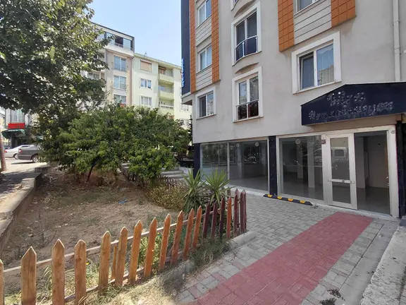 Çalışkanlar Gyo'dan Satılık Çarşı Merkezde 100 M2 Dükkan 2
