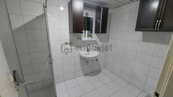 Seyrantepe'de Bakımlı Merkezi Konumda 3+1 Satılık Fırsat Daire 1