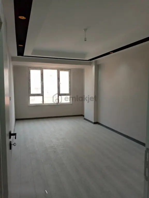 ! Recep Ümit Emlak'tan Eğitimciler Caddesi Yakını Ara Katta [sıfır] Asansörlü 2+1 Ferah Daire Fç ! 2