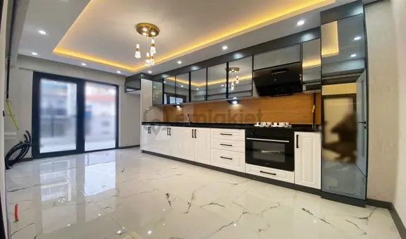 Vadi'den Karakaya'da Ultra Lüks Yapılı-e.banyolu-katta-3+1 Daire 1