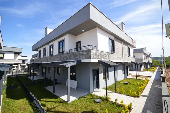 Sakarya Karasu Da Merkezde Havuzlu 3+1 Villa 2