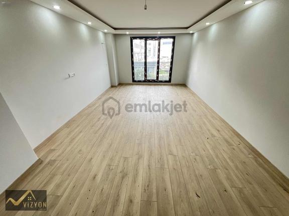 Çift Ğirişli Merkezi Yerde Geniş Ebeveyn Banyolu 4+1 Dubleks 1
