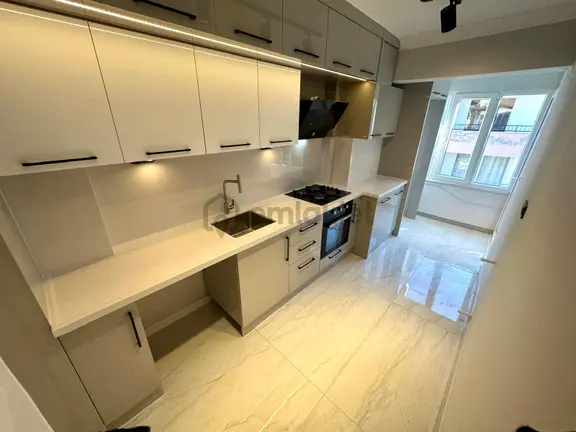🏡 Referans'tan Akçay'da Şık Tasarımlı 2+1 Daire 1