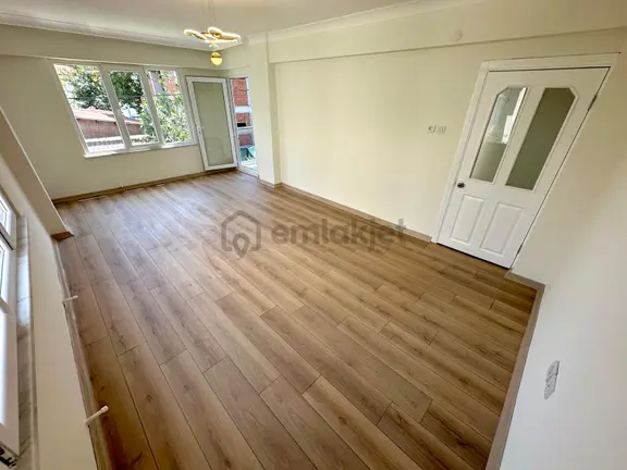 🏡 Referans'tan Yenimahalle'de Denize 50 Mt Ara Kat Şık Tasarımlı 3+1 Daire 2
