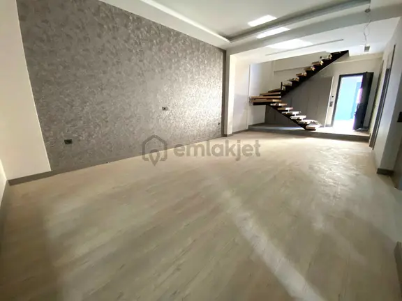 Üstünkent'ten Kuyuluk'ta Satılık 4+1 Site İçi Dubleks Villa 2