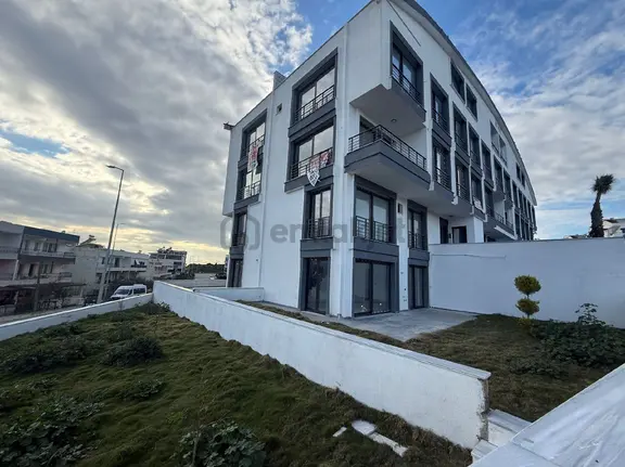 Didim Efeler Mahallesinde Havuzlu Sitedesatılık Sıfır 2+1 Daire 1