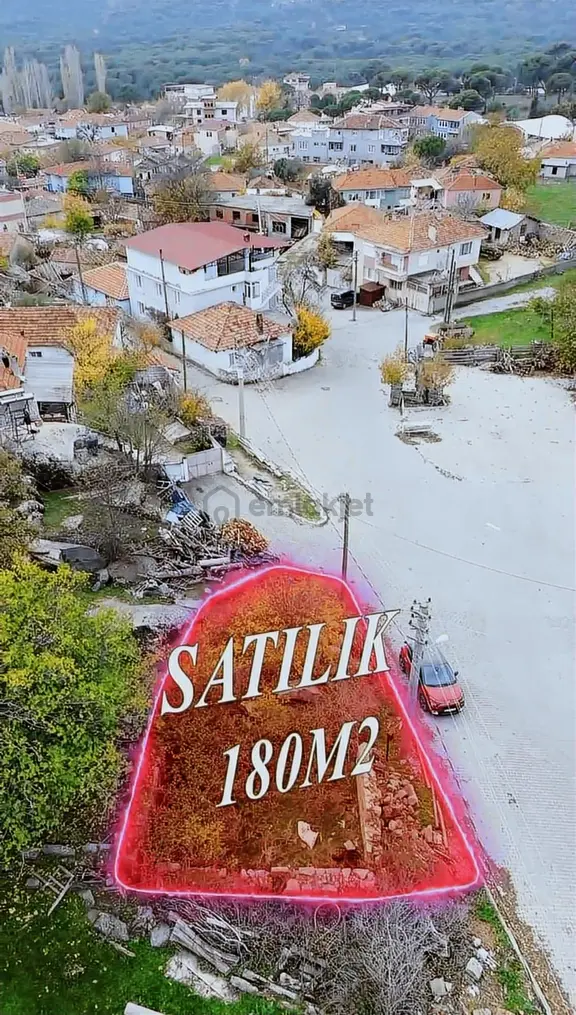 Bergama Kozak Aşağıcuma Mahallesinde 180 M2 Satılık İmarlı Arsa 1