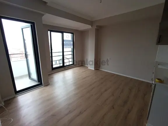 Balıkesir Altıeylül Sütlüce Mah.demirdağ Emlak Tan Satılık Sıfır 1+1 Daire. 2