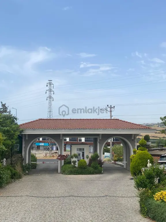Ayça Emlaktan Konforlu Sitede Doğal Güzel Bir Yaşam Sizi Bekliyor! 2