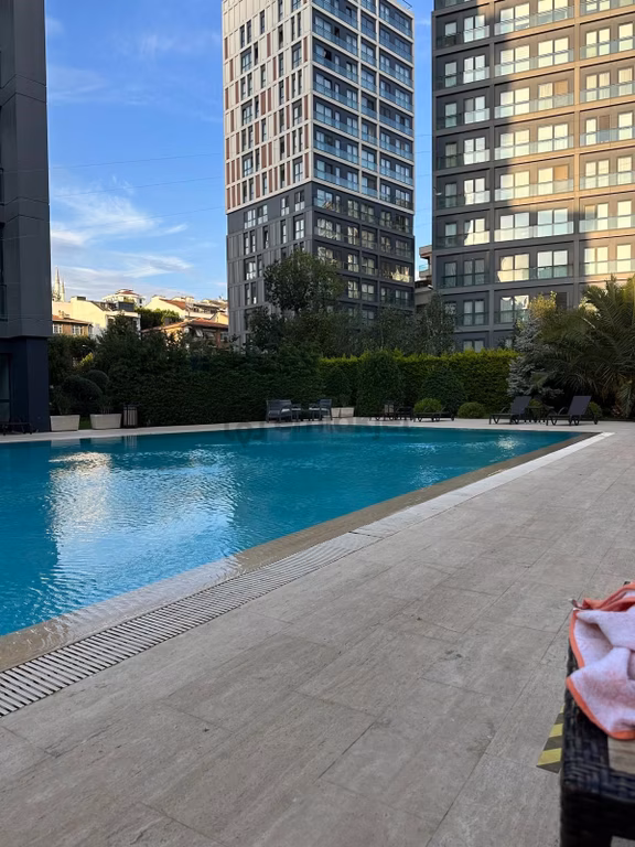 Poyraz'dan Suadiye'de Site İçinde Deniz Manzaralı Havuzlu 2+1 1