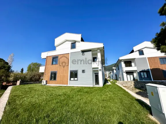🏡 Referans'tan Güre'de Doğa Manzaralı Bahçe Kullanımlı 2+1 Daire 2