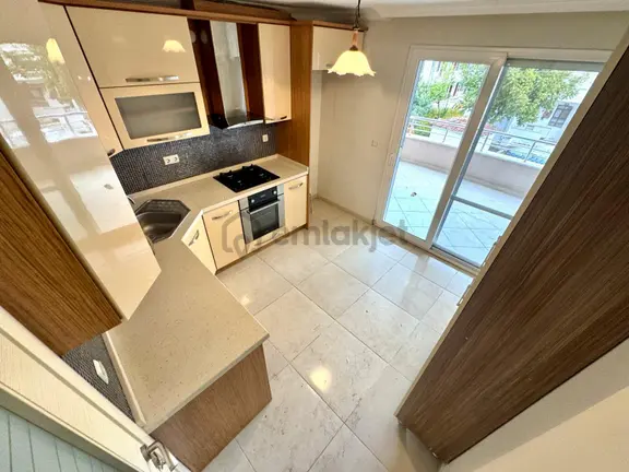 🏡 Referans'tan Sarıkız'da Ebevenyn Banyolu Ön Cephe Yapılı 2+1 Dair 2
