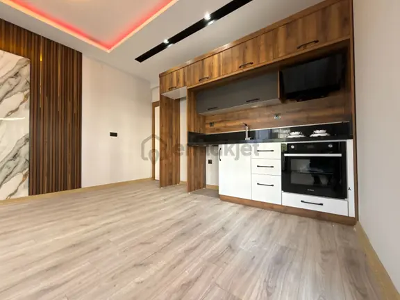 🏡 Referans'tan Şık Tasarımlı Giriş Kat Cam Balkonlu 2+1 Daire 1