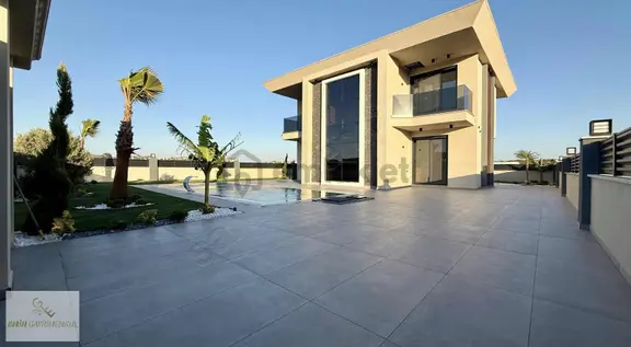 Didim Denize Yürüme Mesafesinde Havuzlu 500 M2 Müstakil Villa 1