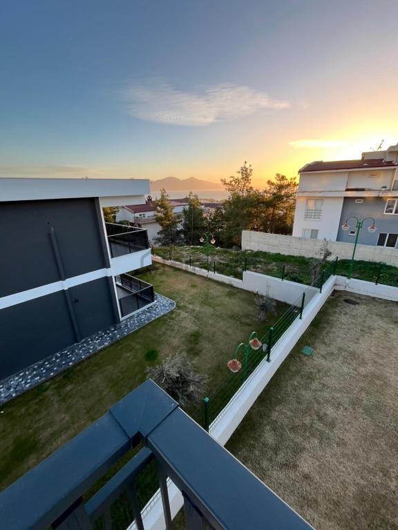 Kuşadası Kadınlar Denizi 2+1 Deniz Doğa Manzaralı Residence 2