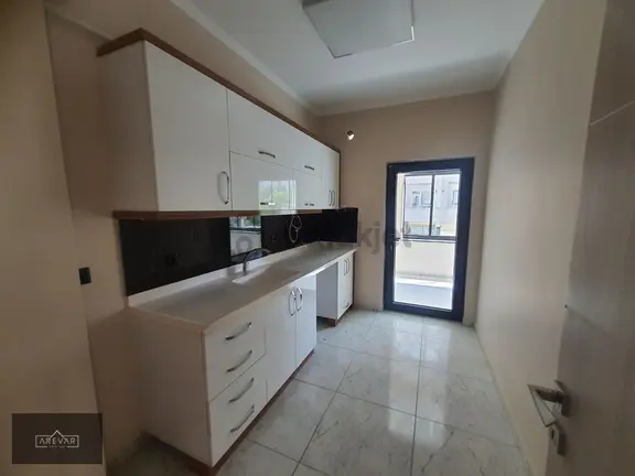 Coşkun İbili'den Klimalı Kombili Avizeli A+ Kiralık Ofis 1