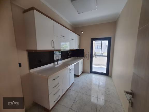 Coşkun İbili'den Klimalı Kombili Avizeli A+ Kiralık Ofis 1