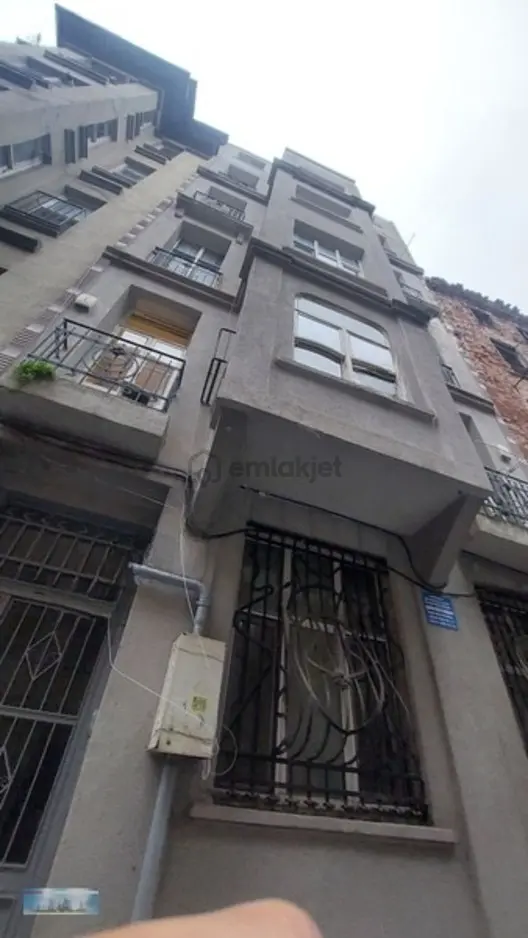 Mehmethan Emlaktan Eskı Rum Apt Yüksek Tavan Lı Kullanışlı 2