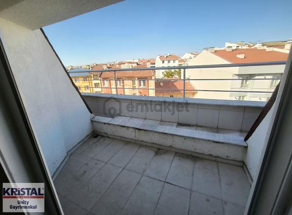 Büyükderede Teraslı Satılık Geniş Daire 2