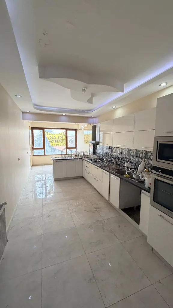 Yenişehirde Kiralık 5 Odalı Daıre Bulduk Emlakta 1