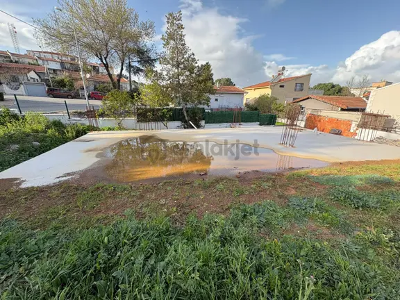 Atatürk Mahallesi 102 Evler Mevkinde 297m2 Temeli Atılmış Arsa 1