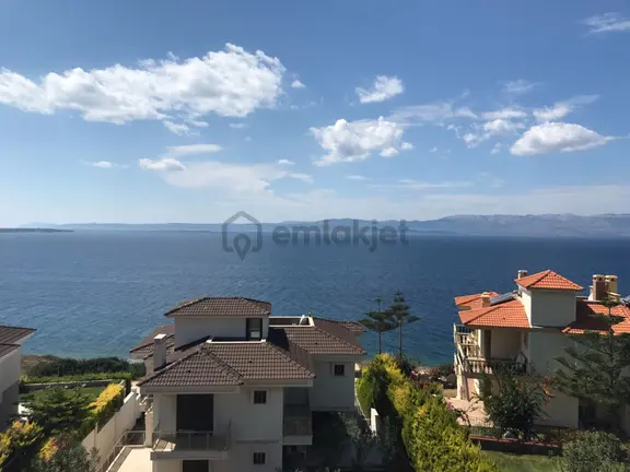 Fenerburnu'nda Muhteşem Deniz Manzaralı 300 M2 Arsa İçinde 5+2 Satılık Villa 1