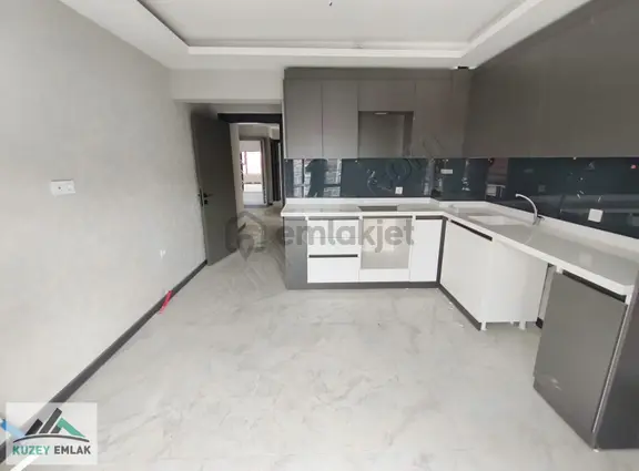 Kuzey Emlak'tan Caddeye Ulaşıma Yakın Full Yapılı 3+1 Daire 1