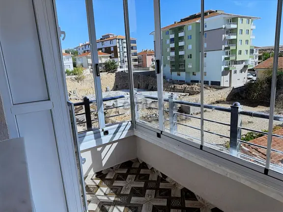 Kırşehir Mucur'da Arakat 127 M2 8 Yaşında Daire 2
