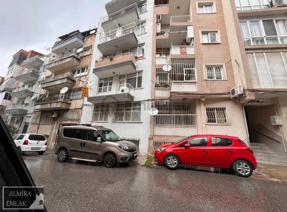 Halilrıfat Paşa Cadde Üzeri Ara Kat 2+1 100m2 Çift Cepheli Daire 2