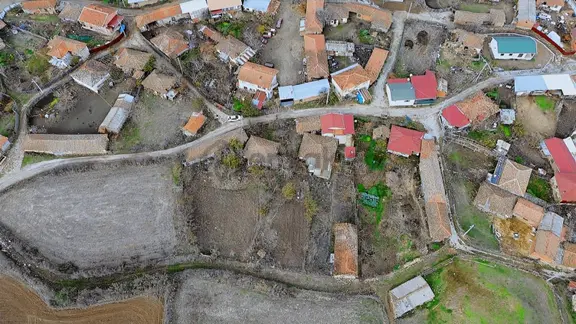 Çanakkale Dondurma Köy Merkezinde Evi Olan 1127 M2 Arsa 2