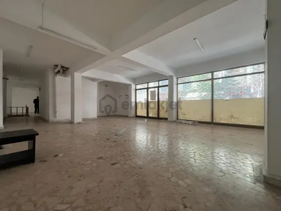 Loft Tan Fefaköy Merkezde Wc Li Mutfaklı 370m2 Kiralık Bodrumlu Dükkan 1