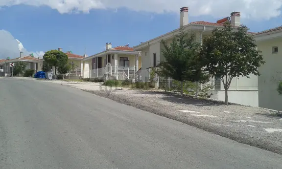 Sahibinden Yasfalt Yol Kenarı, Fahri Daldalcaddesi 1