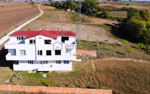 Lüleburgaz Ceylan Köy Merkezi Konumda Satılık Dubleks Bina 2