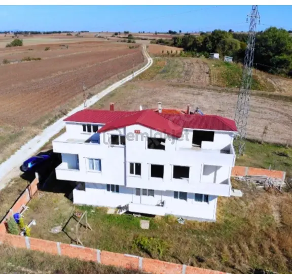 Lüleburgaz Ceylan Köy Merkezi Konumda Satılık Dubleks Bina 1