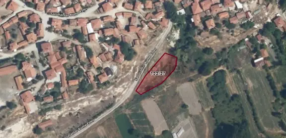 Asfalt Kenarı Köyün Dibinde Satılık 1594 M2 Arazi 2