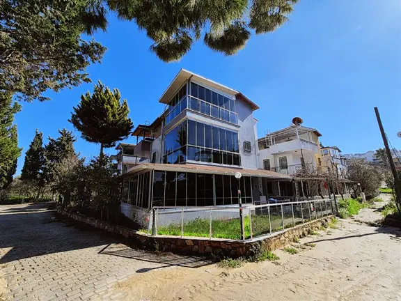 Kuşadası'nda Masrafsız Her Katı Ayrı Konforlu 3+1 Yazlık 1