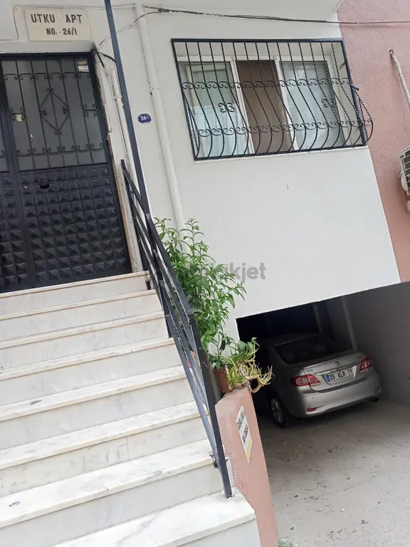 İzmir Park Avm Yakını Satılık 2+1 Daire - 87m² 1